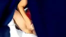 mi vecina culona juega con su coño y casi me descubre tuve que aguantar las ganas de partirle la concha de una y venirme en ella joder