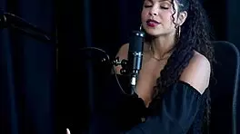 Safada faz dança sensual após falar não faz sexo anal gosta preliminares adora chupar transou trilha fetiches sweet karolzinha