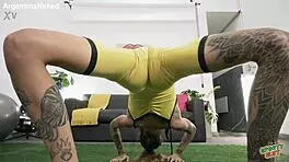 Skinny tattooed babe displays huge thigh-gap with puffy cameltoe in tight leggings