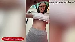 Big tits stylist turns haircut into dildo ride