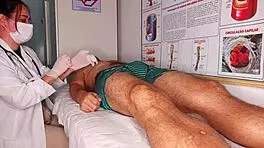 Tive Uma Ereção Na Frente Da Enfermeira