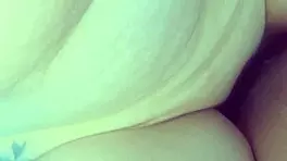 Sexo Arriscado Em Público Com Uma Petite Magra Com Buceta Apertada Na Piscina