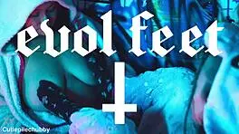 Bbw Ebony Lesbian Worships Petite Tattooed Girlfriend's Feet