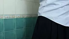 หลุดนักเรียนไทยแอบเล่นหีในห้องน้ําโรงเรียน ฉี่แตกคาดิลโด้