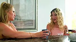 Cocksucking crisis averted by experienced friend mylflove