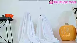 i fuck lana and molly in costume reality