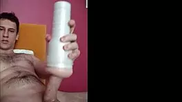 pretty boys uses toy to help him cum
