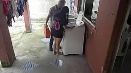 dona de casa paga tecnico com bunda enquanto marido fora