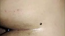 jugando con mi juguete por primera vez anal