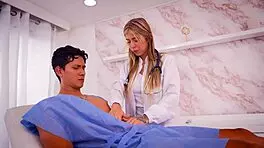 डॉक्टर मॉलीस्मिथएक्स मरीज के लंड की दिक्कत अपने बड़े लंड से ठीक करती