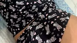 Primeira vez com essa ninfetinha e ela já me fez gozar 2 vezes com essa buceta mais linda que vocês vão ver no x lunna geek completo no red e no cher.