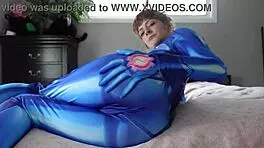 Samus cosplay babe farts loudly