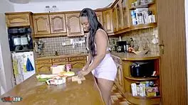 Paris & Terry Kemacos Kitchen Ebony Ivory Passion