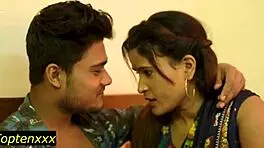 इंडियन भाभी सेक्स के दौरान कहती है डोंट कम इनसाइड