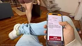 La novia de mi amigo me da la mejor clase de yoga