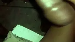 Mulher Casada Infiel É Pega Chupando Quando Está Sozinha Em Casa, Seu Marido Descobre A Traição Na Praia.