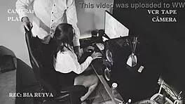 Câmera escondida: meu chefe fez massagem em mim, será que a esposa dele vai descobrir?