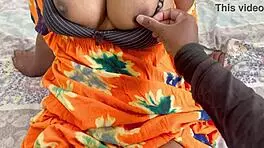 देसी 18+ प्रेमी होटल में क्रिसमस नाइट पर रोमांटिक चुदाई