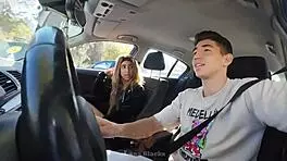 Morena Cachonda Se Folla A Conductor De Taxi Para Pagar El Viaje -luna Black