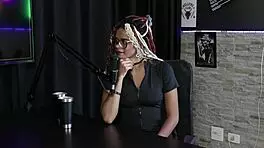 Falou Sobre Mulheres Peludas Recebeu Mensagens Tem Os Ataques Na Internet - Naomi Campos Sheer Red