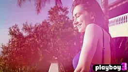 Petite Natural Yana West Naked Posing