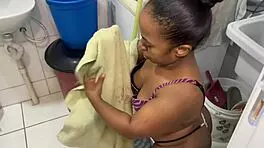 parte três anazinha fodendo a mini buceta da anãzinha e o cuzinho dela pela primeira vez completo no red e no cher