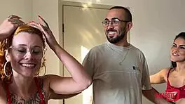 Deixamos o Vizinho Safado de Voyeur e Cheio de Tesão com a Nossa Brincadeira de Meninas