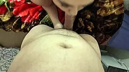 گذاشتن کیر لای سینه و پستون و گاییدن داف کون گنده و کص مشتی ایرانی