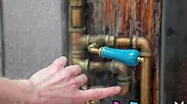 Lauren Bonner, teen 18+, poses naked with wet round ass