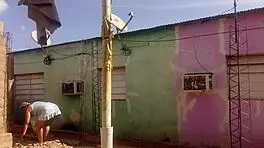 Mi vecino no aguanta las ganas de verme mi culo grande con mi vestido corto