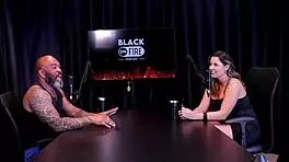 A Familia Virou A Cara Gravou Com Carlos Urach Grava Com Assinantes E O Que Ela Tem Vontade De Gravar - Agatha Mama Watch On Sheer Red