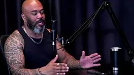 A Familia Virou A Cara Gravou Com Carlos Urach Grava Com Assinantes E O Que Ela Tem Vontade De Gravar - Agatha Mama Watch On Sheer Red