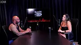 A Familia Virou A Cara Gravou Com Carlos Urach Grava Com Assinantes E O Que Ela Tem Vontade De Gravar - Agatha Mama Watch On Sheer Red