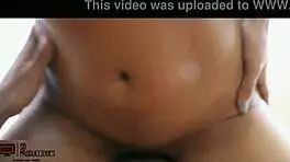 Brithany Extrañaba la Verga de Su Hermanastro y Se la Come Toda