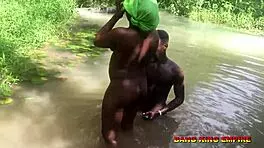 शानदार काली मिल्फ को बड़े काले लंड से पेला