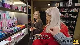 Swap4k veronica leal seduced a young bisexual chick and her boyfriend was cuckolding