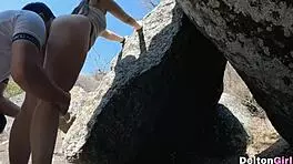 Lleve A Mi Amiga A Una Caminata Y Tuvimos Sexo Al Aire Libre