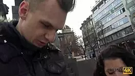 Hunt4k Kerl Nimmt Geld Von Jäger An Der Seine Kleine Freundin Ficken Wollte