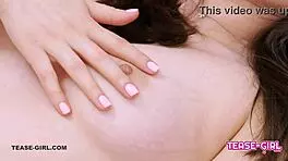 Look at This Pretty 18-Year-Old Girl Showing Her Pussy and Masturbating