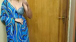 सौतेली बेटी सेक्स: सौतेले पिता सोते समय चुदाई 💤