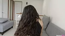 lamiendo el culo de una sexy latina y apasionado sexo con corrida