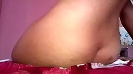 Indian babe flaunts her curves for boyfriend