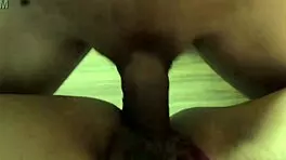 Esposa infiel engaña a su marido y obtiene su coño peludo penetrado bragas mojadas chorros de esperma