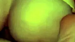 novinha estudante sentando com cuzinho apertado na pica grossa do amigo da escola