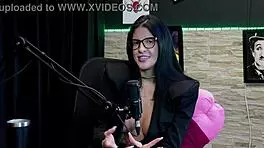 nunca transou na mesa de sinuca o cliente gostava de um fio terra deu a buceta no avi�o e chegou a receber 23 buqu�s de flores mas - leticia braga watch on sheer red