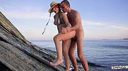 i young couple fuckin on beach