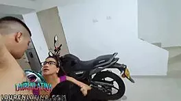 “Venezuelan woman does threesome with pregnant friend after photo session”