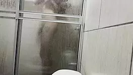 Me Espian En El Baño Y Cuando Me Masturbo Con Las Bragas De Mi Prima