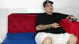 ME DIVIERTO MUCHO COMIENDOME LAS NALGAS GRANDES DE LA PUTA DE MI MADRAStra CADA VEZ QUE LA CASA ESTA SOLA - PARTE 1