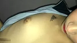 la hermanastra latina olvidó ponerse las bragas